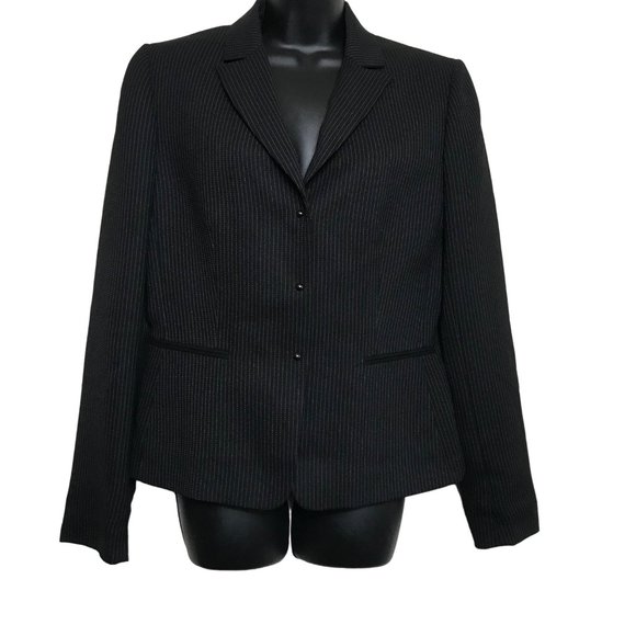 Tahari Black & White Pinstriped Blazer Size 10 Collared Snap Closure Long Sleeve - Picture 1 of 6